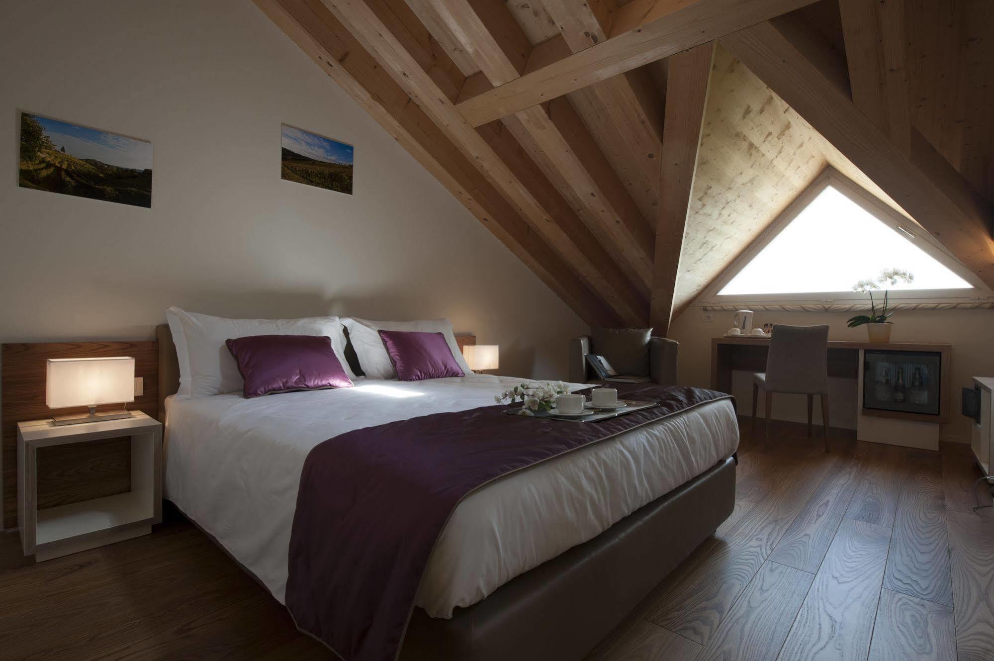 Villa Del Poggio Prosecco Bike Hotel Сан-Пьетро-ди-Фелетто Экстерьер фото